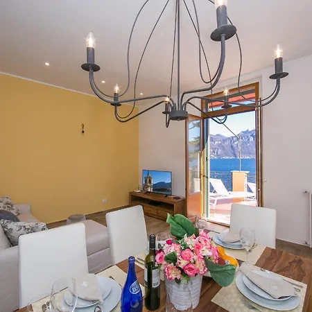 Sleeps 6