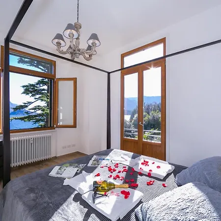 Sleeps 6 *