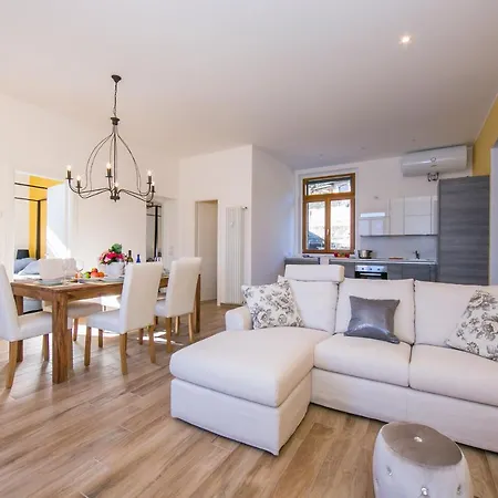 Apartment Sleeps 6