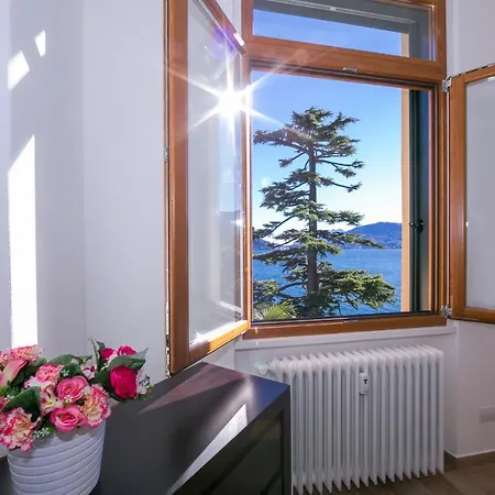 Sleeps 6 Apartment Menaggio